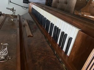Klavier zu verschenken Bild 3