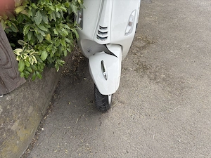 Vespa Primavera 50 weiß  Bild 3