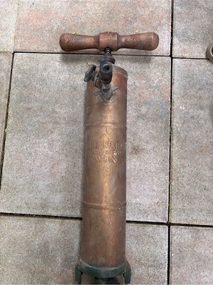 Historische Kupfer-Handpumpe mit Patina   Franz Nechwille Wien   Bild 4