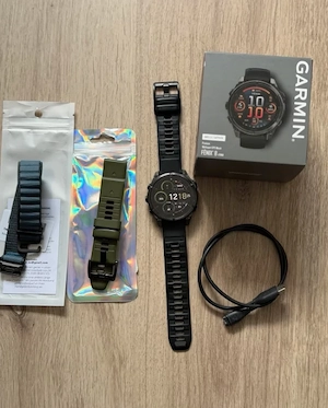 Garmin Fenix 8 47mm Smartwatch mit 2 Armbändern