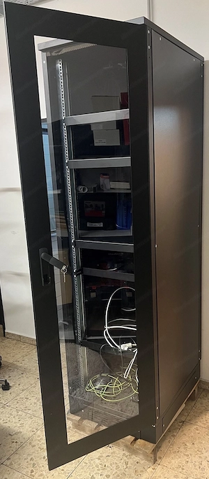 Serverschrank 42HE, Schallgedämmt und belüftet Bild 2