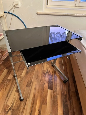 Neuwertiger Glas-Schreibtisch  Bild 6