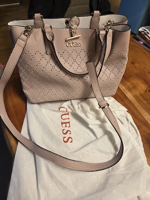 Guess Tasche Bild 3