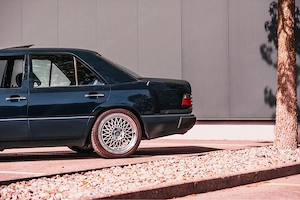 Mercedes-Benz E-Klasse 220E W124 MOPF 1,5 16V M111 Limousine Bild 4