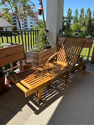 2 Stk. Sonnenliegen aus Echtholz inkl. Auflagen & Ausziehtisch Bild 4
