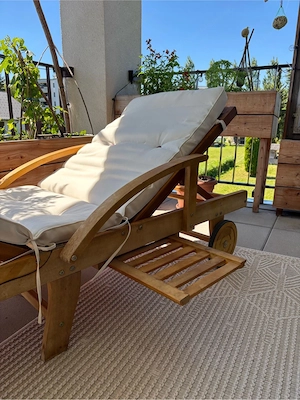 2 Stk. Sonnenliegen aus Echtholz inkl. Auflagen & Ausziehtisch Bild 2