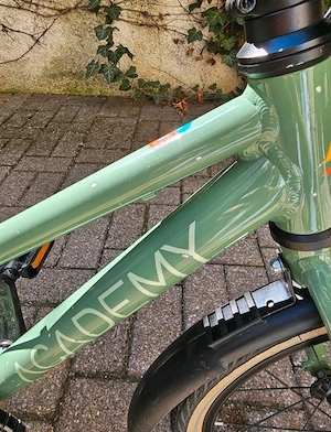 Kinderfahrrad ACADEMY Grade 3, mit Klingel   Ständer   Schutz. Bild 7