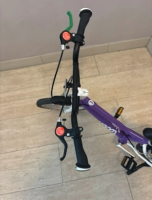  Woom 3 Rad lila purple mit Schutzblech und Fahrradständer  Bild 4