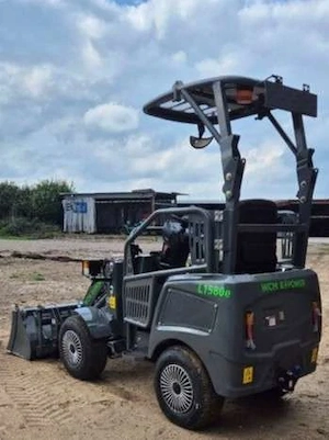 Elektro Hoflader L1580e mit Schaufel Bild 5