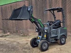 Elektro Hoflader L1580e mit Schaufel Bild 9
