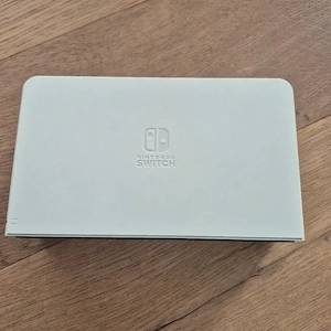Nintendo Switch Oled mit Reiseetui Bild 3