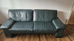 2 dunkelgrüne Ledersofas Bild 2