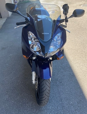 Honda VFR 800 V 4 Tec ABS Bild 3