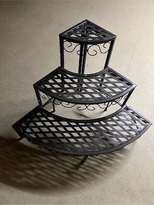 Metall-Etagere für Blumengestecke Bild 2