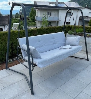 Hollywood Schaukel - gebraucht - inkl. Sitzkissen, Polster etc. - Metallgestell Bild 3