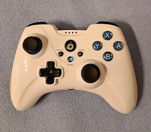 Bigben Wireless Pro Controller für Wii U   Weiß inkl. Ladekabel & Akku Bild 2