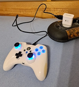 Bigben Wireless Pro Controller für Wii U   Weiß inkl. Ladekabel & Akku Bild 3