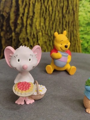 Tonie Figuren Set bestehend aus Bob der Baumeister, heule Eule, Winnie Puuh, Peter Hase und Tilda Ap Bild 5