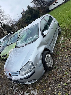 Vw Golf 5 1.4 Benzin Bild 2