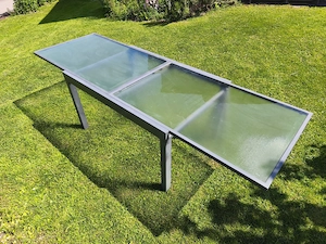 Ausziehbarer Gartentisch aus Aluminium & Glas Bild 2