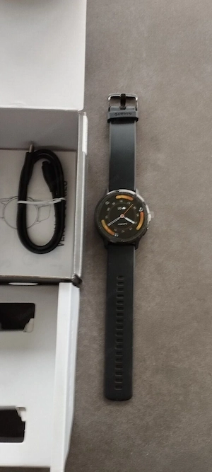 Garmin Venu 3 GPS Fitness Smartwatch 45mm AMOLED Touchdisplay
