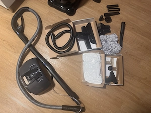 HYLA-Staubsauger mit Wasserfiltersyste zu verkaufen Bild 2