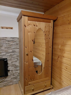 Wunderschöner, rustikaler Holzschrank wegen Umbau zu verkaufen 