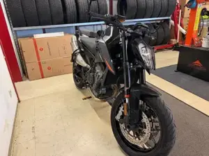 KTm 890 duke Bild 4