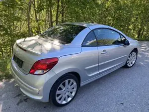 Peugeot 207 Bild 20