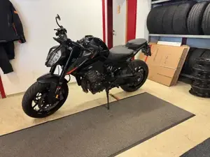 KTm 890 duke Bild 2