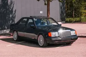 Mercedes-Benz E-Klasse 220E W124 MOPF 1,5 16V M111 Limousine Bild 6