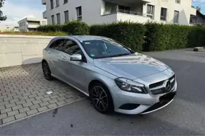 Mercedes Benz A180 Bild 2