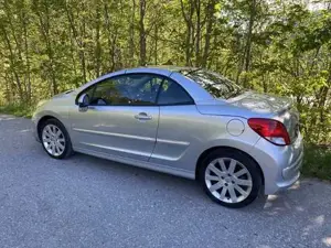 Peugeot 207 Bild 8