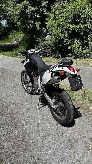 KTM 640 LC4 Supermoto  Bild 2