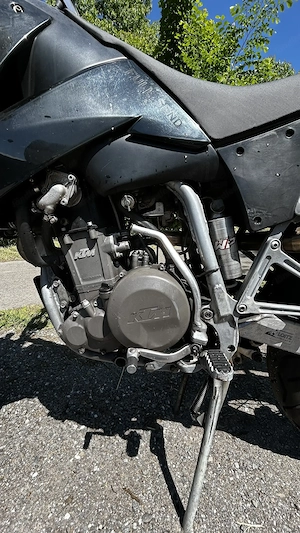 KTM 640 LC4 Supermoto  Bild 3
