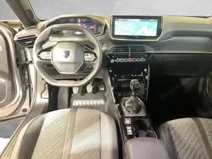 Peugeot 2008 Bild 8
