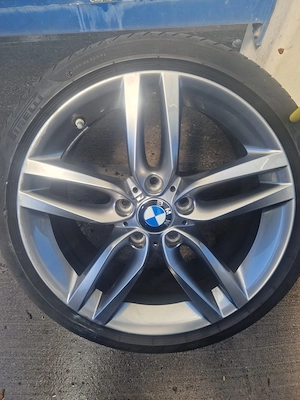 Kompletträder BMW Felgen mit Pirellireifen Bild 2