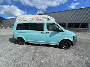 VW Bus Camper: Top Fahrzeug, Webasto, Doppelbett & Pickerl bis 05 26   Bereit für das Abenteuer! Bild 6