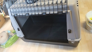 Hundebox mit 2 Fressnapf Bild 2