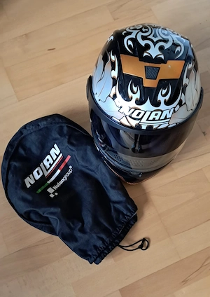 Damen Helm Gr. M mit Schutzhaube Bild 2