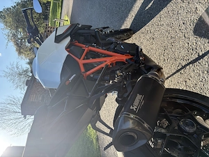 KTM 1290 Super Duke R Motorrad Akrapovic  Bild 4