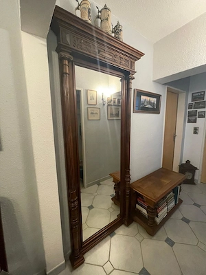 mehrere antike Möbelstücke Bild 9
