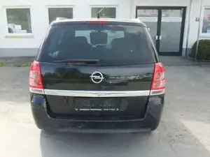 Opel Zafira Bild 4
