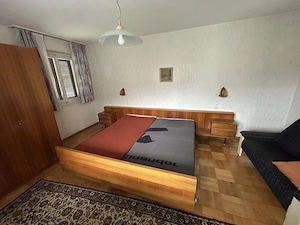 Bett inkl Nachtkästchen zu verschenken