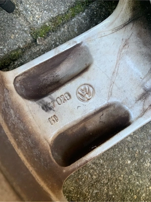 Verkaufe VW Alufelgen 16 zoll Bild 3