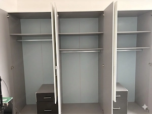 Kleiderschrank Bild 3