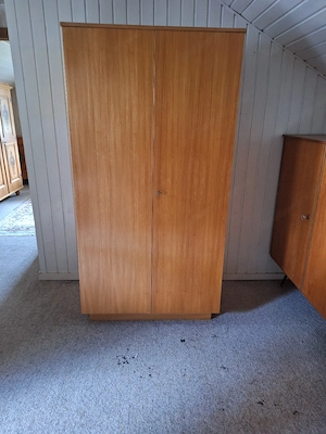 schlichter Schrank