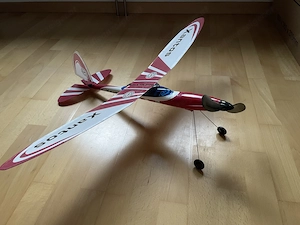 Modellflugzeug mit Gummimotor Bild 3