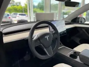 Tesla Model Y Bild 9