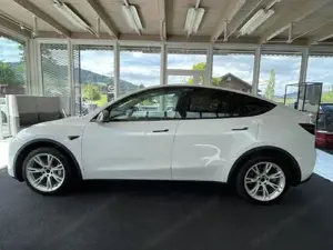 Tesla Model Y Bild 8